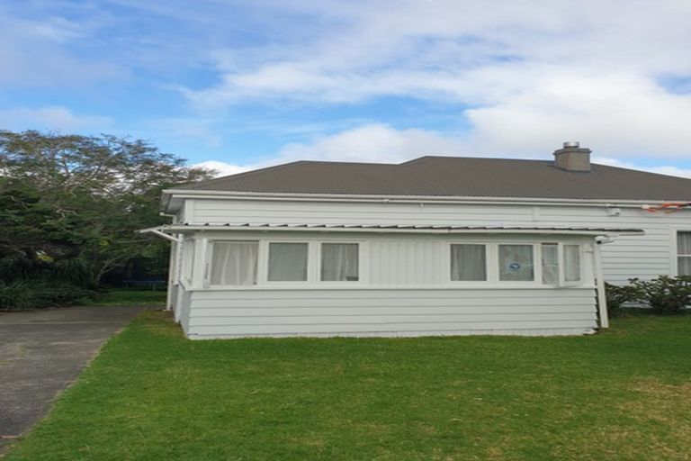 Photo of property in 27 Tramway Road, Beach Haven, Auckland, 0626