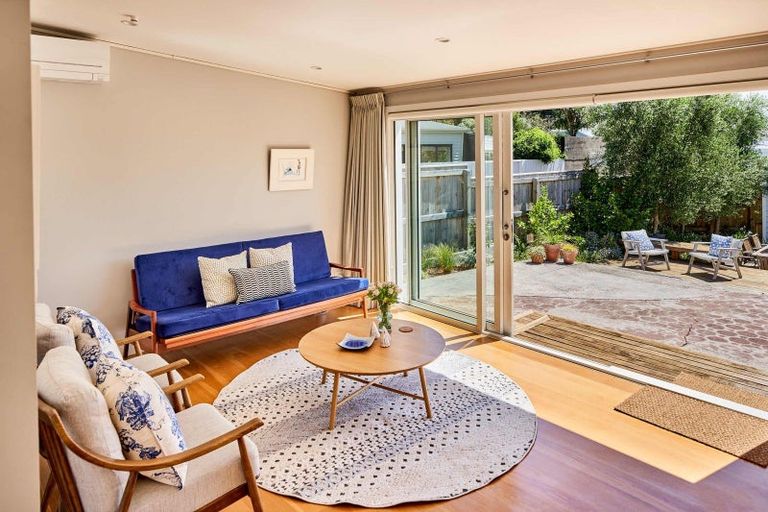 Photo of property in 386 Muritai Road, Eastbourne, Lower Hutt, 5013