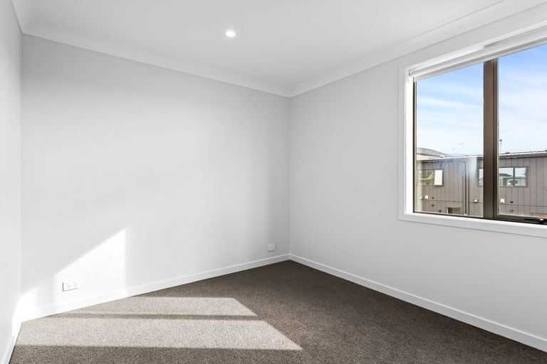 Photo of property in 6 Park Green Avenue, Rosehill, Papakura, 2113