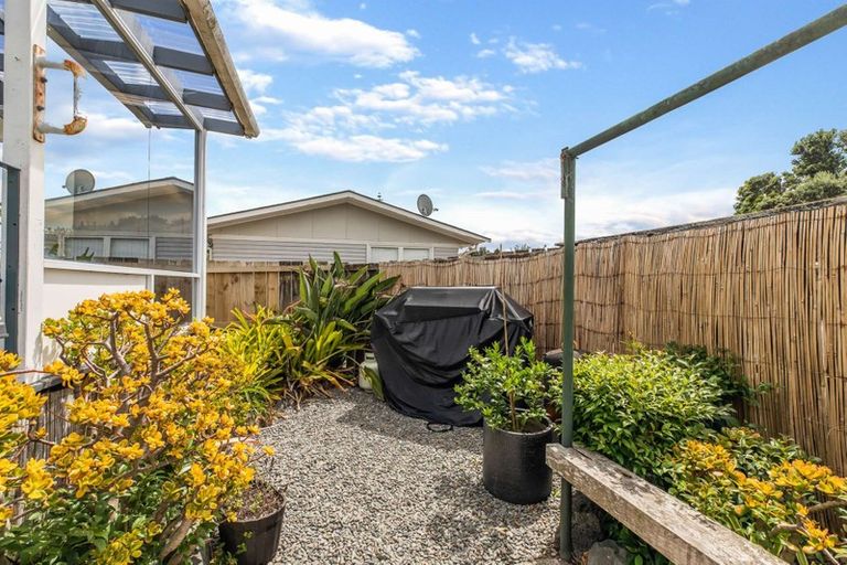 Photo of property in 37 Pomaria Road, Henderson, Auckland, 0610