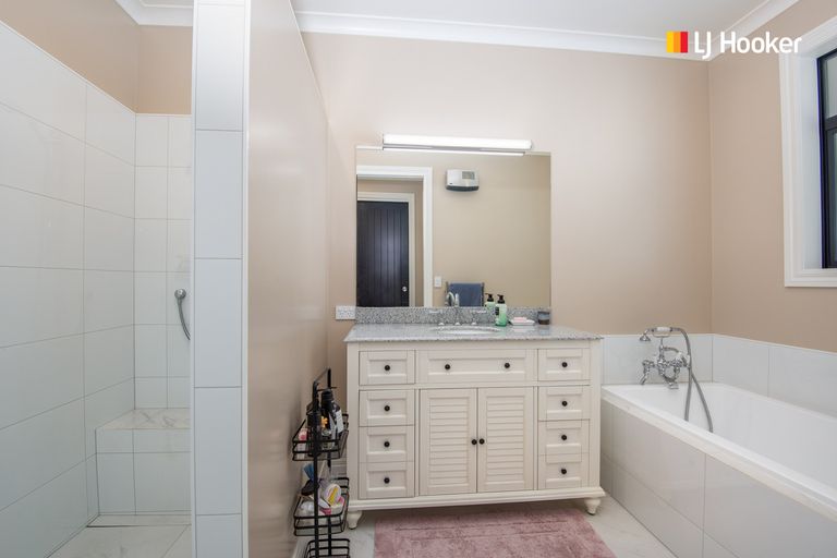 Photo of property in 60 Tirohanga Road, North Taieri, Mosgiel, 9092