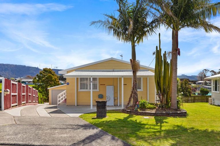 Photo of property in 11 Gray Avenue, Te Puke, 3119