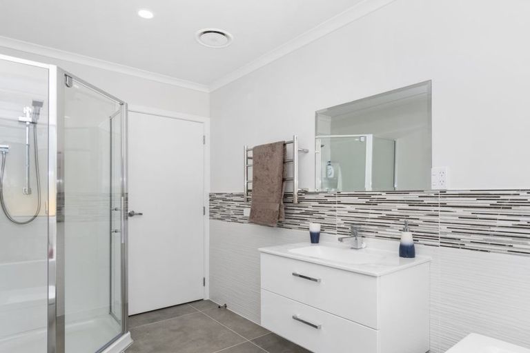 Photo of property in 3 Moira Close, Welcome Bay, Tauranga, 3175