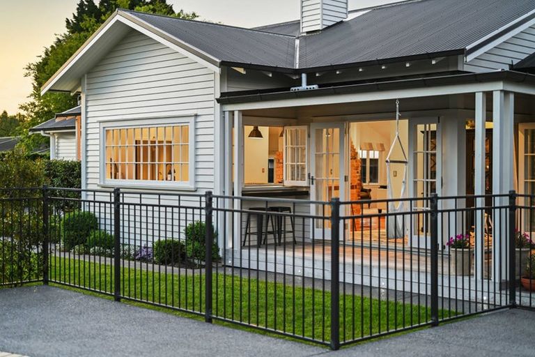 Photo of property in 16 Endeavour Avenue, Flagstaff, Hamilton, 3210