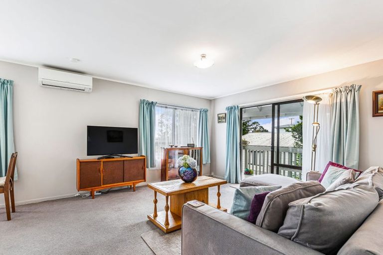 Photo of property in 2/6 Helena Street, Massey, Auckland, 0614