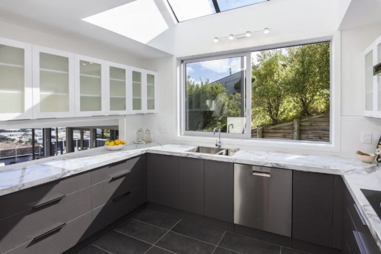 Photo of property in 99 Cannon Hill Crescent, Mount Pleasant, Christchurch, 8081