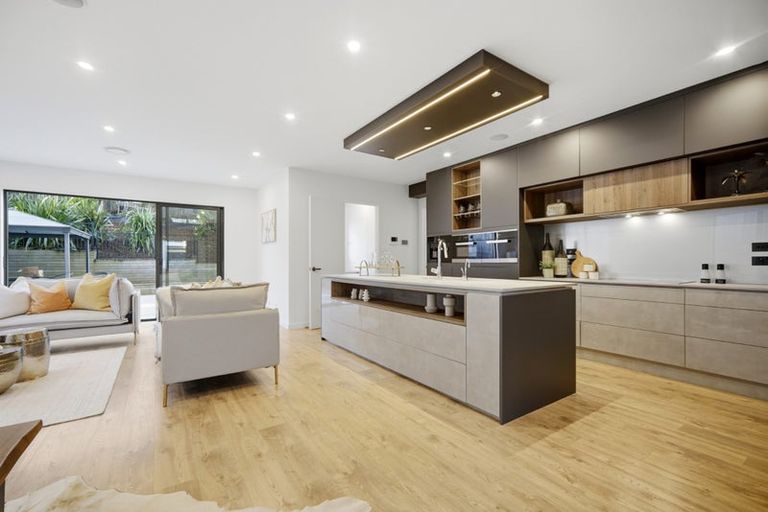 Photo of property in 5 Luff Place, Long Bay, Auckland, 0630