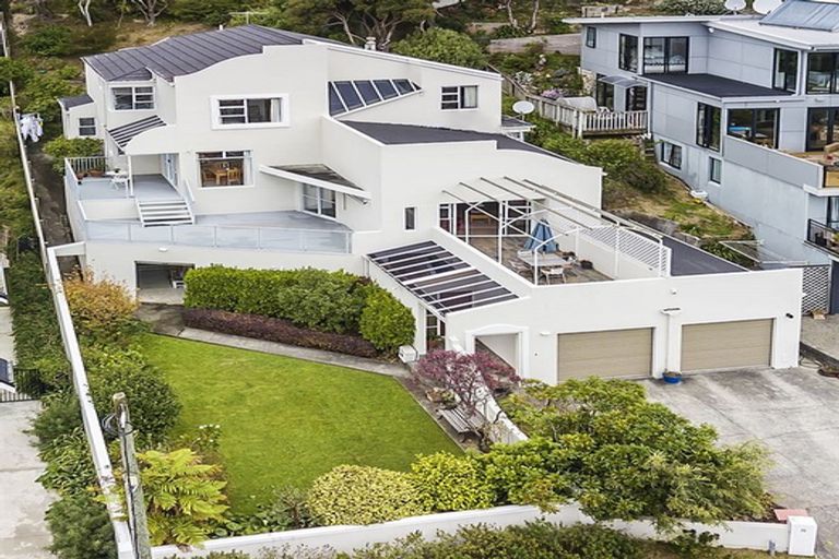 Photo of property in 32 Paremata Crescent, Paremata, Porirua, 5024