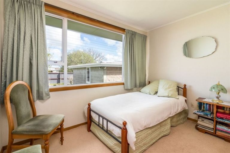 Photo of property in 8 Carbine Place, Sockburn, Christchurch, 8042