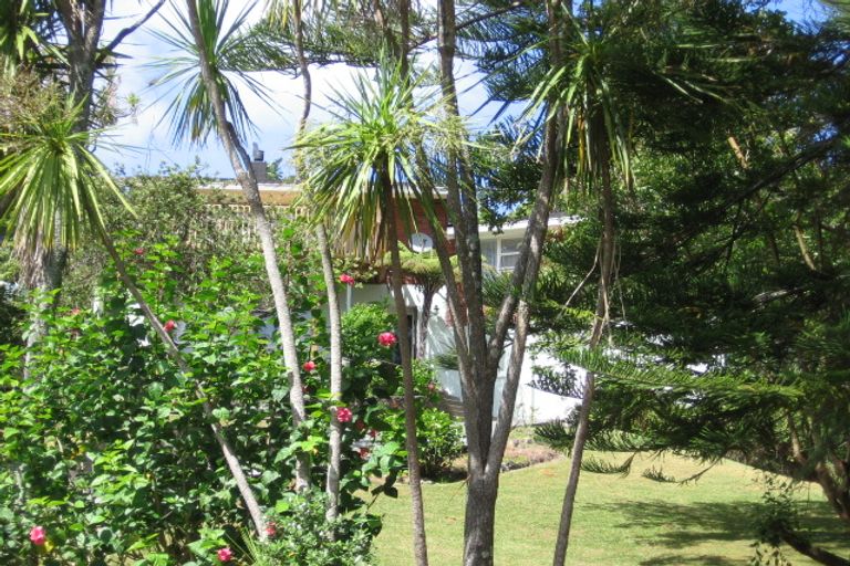 Photo of property in 99 Braemar Road, Castor Bay, Auckland, 0620