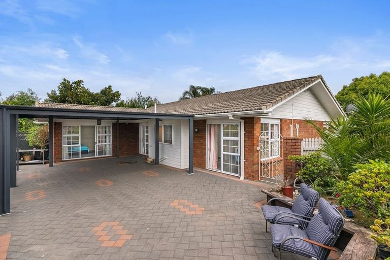 Photo of property in 2 Mirabell Place, Golflands, Auckland, 2013