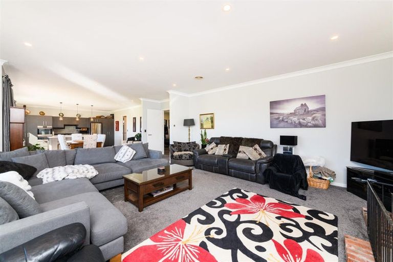 Photo of property in 10 Hanalin Drive, Marton, 4710