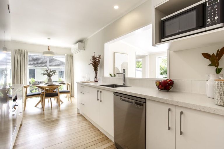 Photo of property in Peninsula Primary School, 61 Wharf Road, Te Atatu Peninsula, Auckland, 0610