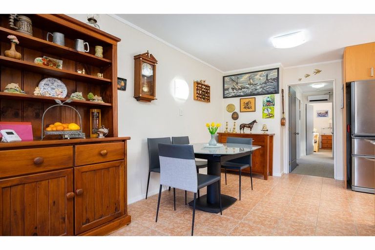 Photo of property in 5/116 Titirangi Road, New Lynn, Auckland, 0600