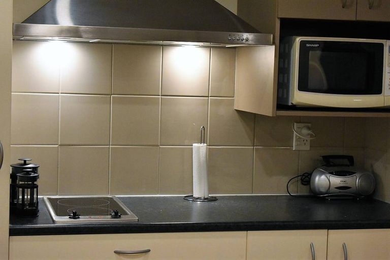 Photo of property in 6 Glendavar Street, Berhampore, Wellington, 6023