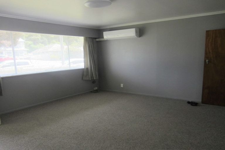 Photo of property in 2/246 Main Road, Tawa, Wellington, 5028