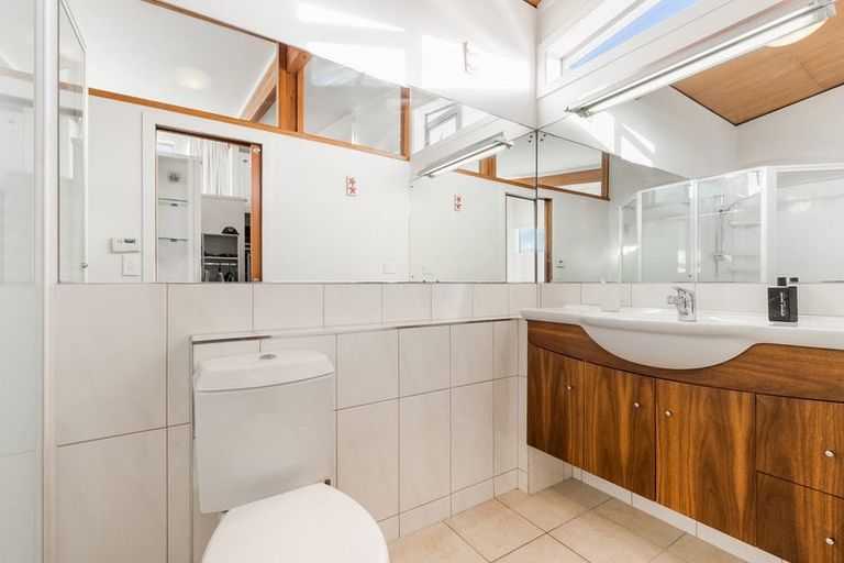 Photo of property in 68a Bay Street, Red Beach, 0932