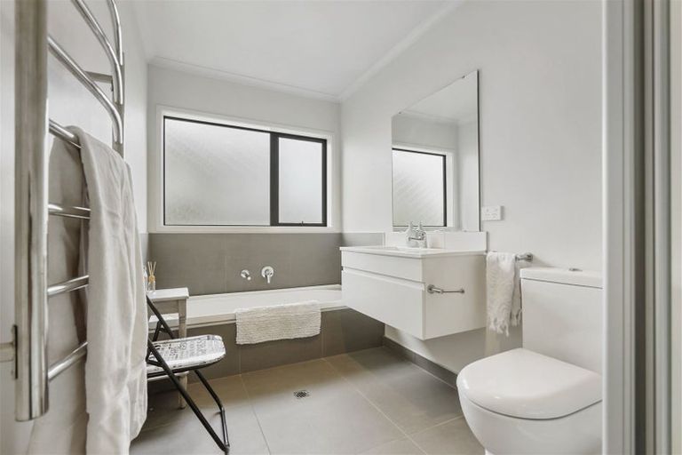 Photo of property in 4 Broadview Place, Howick, Auckland, 2014