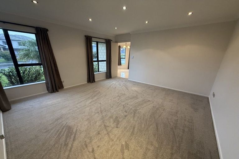 Photo of property in 30 Kestev Drive, Flat Bush, Auckland, 2016