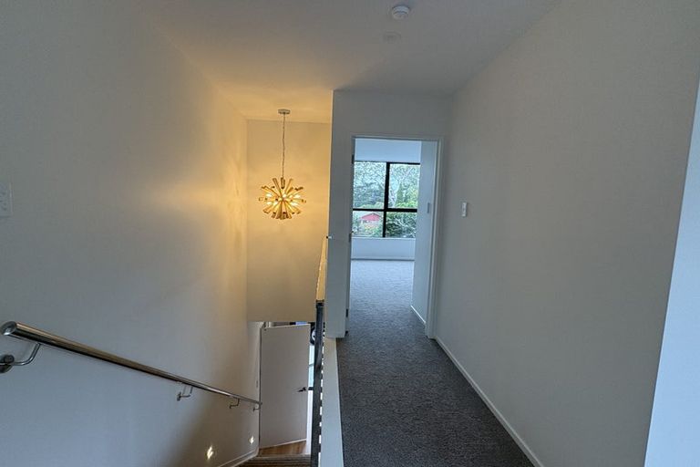 Photo of property in 102c Ennis Avenue, Pakuranga Heights, Auckland, 2010