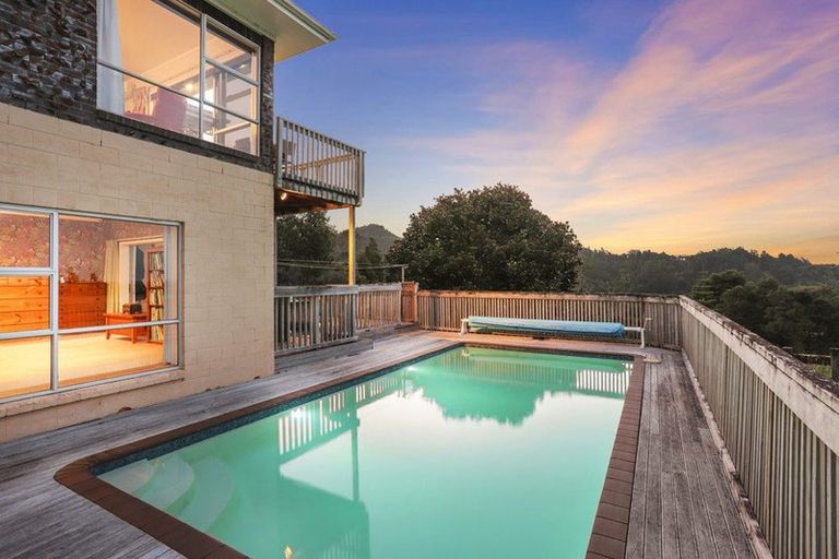 Photo of property in 267 Forest Hill Road, Waiatarua, Auckland, 0612