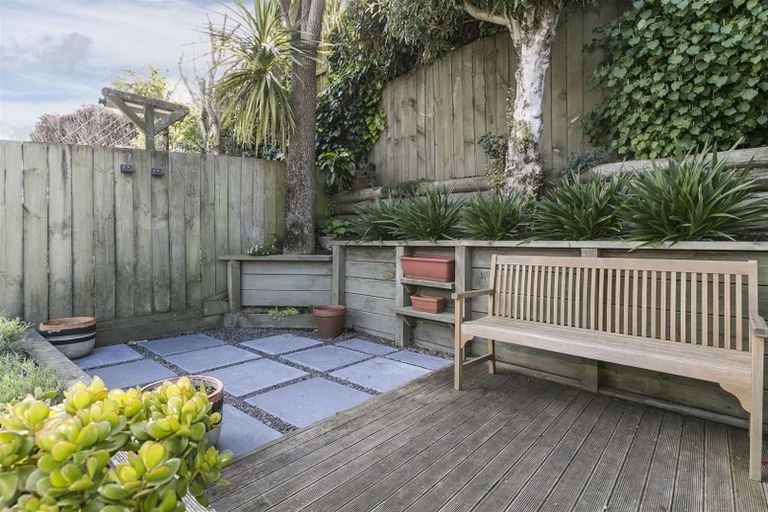 Photo of property in 11 Royal Street, Berhampore, Wellington, 6023