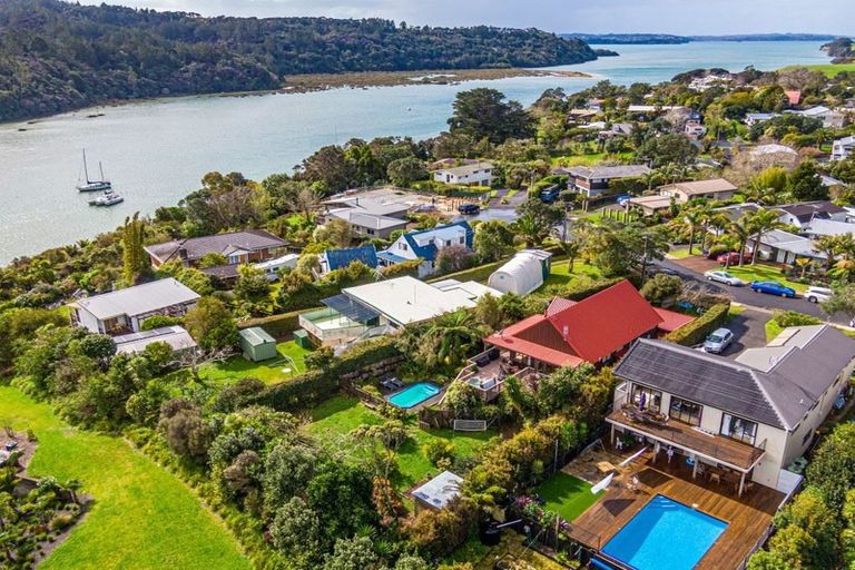 Photo of property in 12 Valerie Crescent, Okura, Albany, 0792