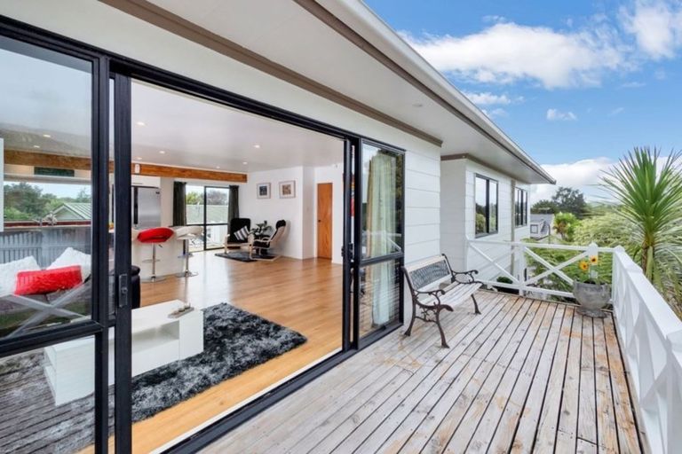 Photo of property in 50 Rhinevale Close, Henderson, Auckland, 0612