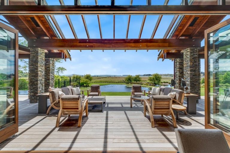 Photo of property in 42 Porterfield Road, Whitford, Howick, 2571