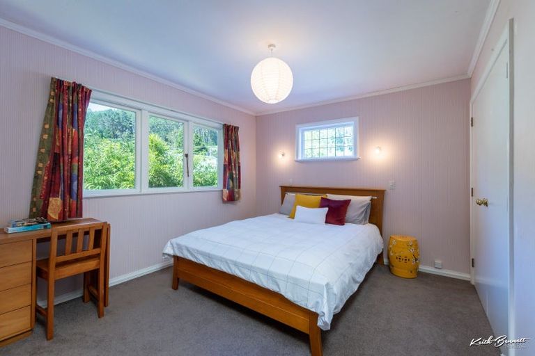 Photo of property in 33 Elmslie Road, Pinehaven, Upper Hutt, 5019