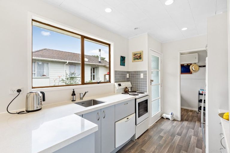 Photo of property in 34 Spinella Drive, Bayview, Auckland, 0629