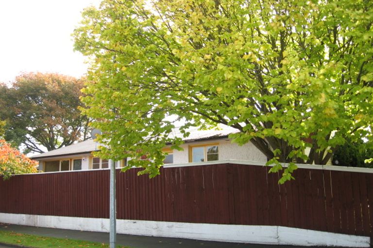 Photo of property in 2 Carruthers Street, Ilam, Christchurch, 8041