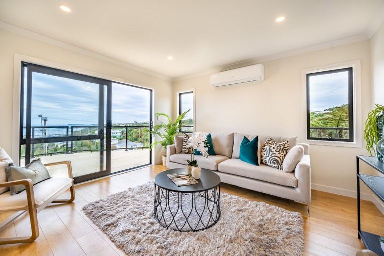 Photo of property in 14 Poto Road, Normandale, Lower Hutt, 5010