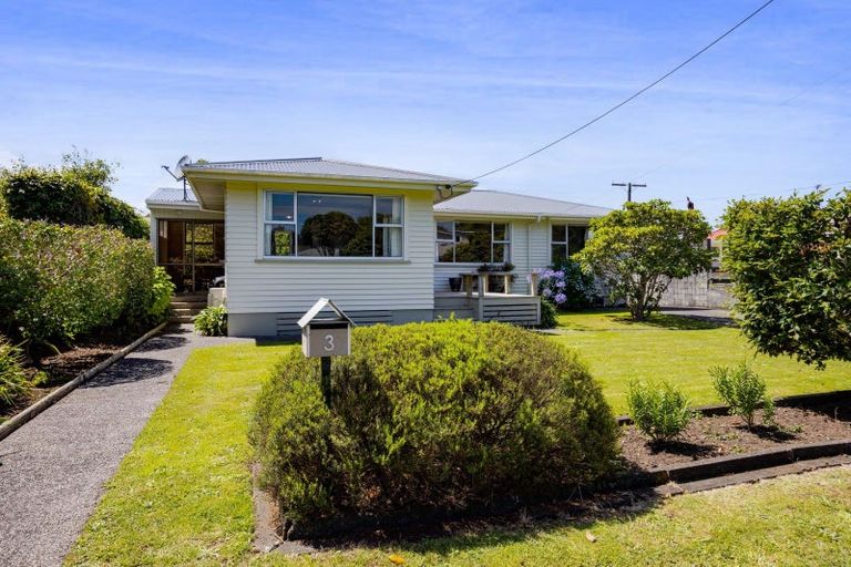 Photo of property in 3 Fyson Place, Hawera, 4610