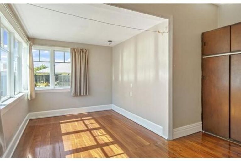 Photo of property in 120 Lincoln Road, Addington, Christchurch, 8024