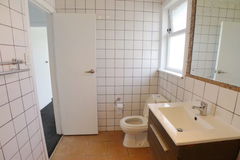 Photo of property in 88 Swaffield Road, Papatoetoe, Auckland, 2025