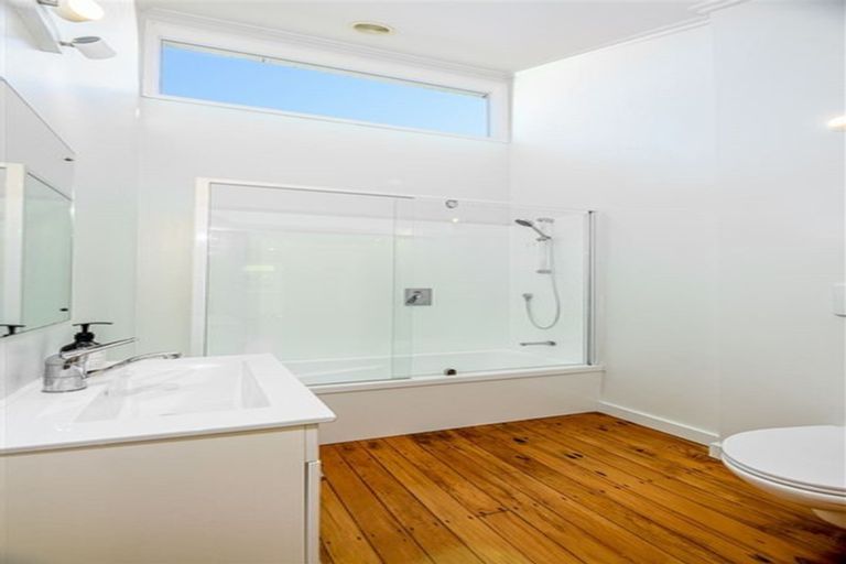 Photo of property in 67 Sturges Road, Henderson, Auckland, 0612