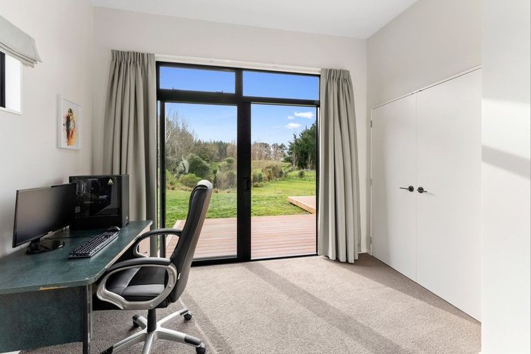 Photo of property in 22 Kristin Place, Manakau, Levin, 5573