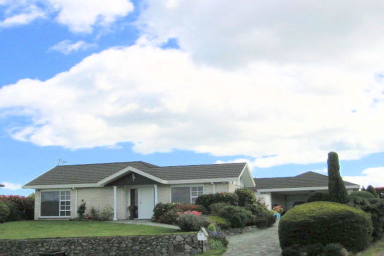 Photo of property in 76 Harvey Street, Waipahihi, Taupo, 3330