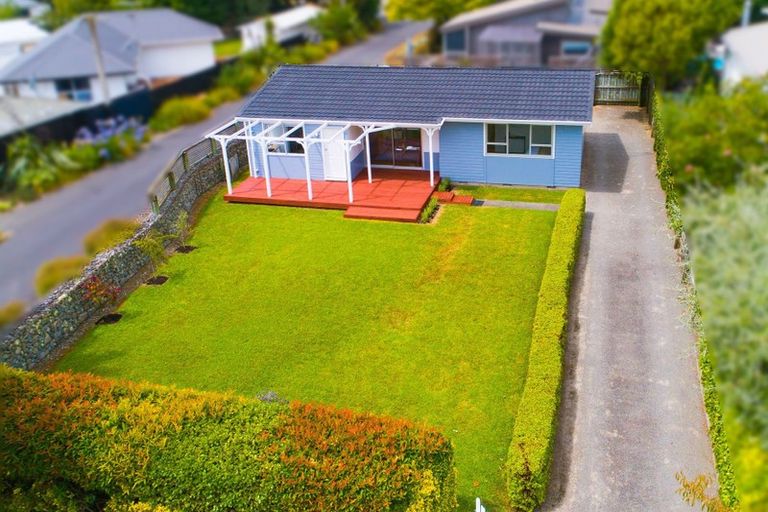 Photo of property in 23 Greenaway Road, Waikanae, 5036