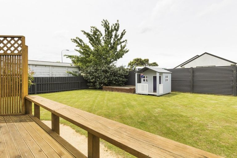 Photo of property in 10 Oriana Place, Highbury, Palmerston North, 4412