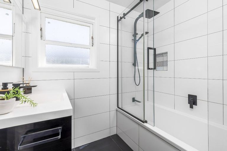 Photo of property in 202 Archers Road, Glenfield, Auckland, 0629