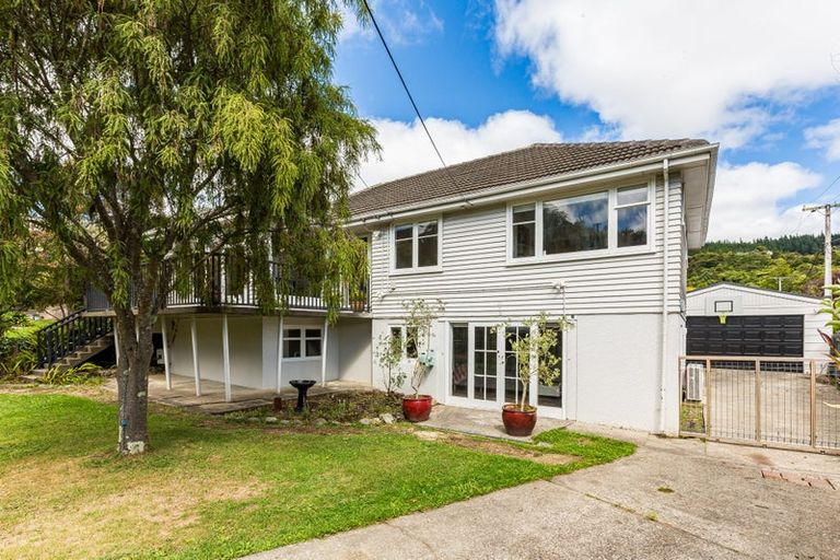 Photo of property in 44 Field Street, Silverstream, Upper Hutt, 5019