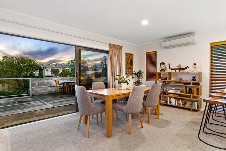 Photo of property in 1/67 Seaview Road, Castor Bay, Auckland, 0620