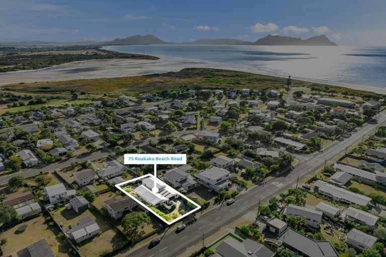 Photo of property in 75 Ruakaka Beach Road, Ruakaka, 0116