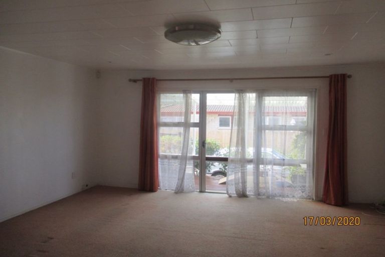 Photo of property in 2/133 Pigeon Mountain Road, Half Moon Bay, Auckland, 2012