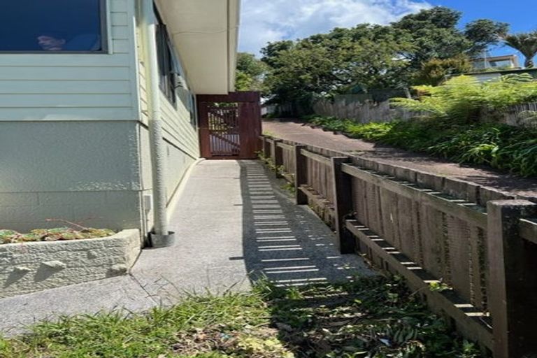 Photo of property in 80 Stapleford Crescent, Browns Bay, Auckland, 0630
