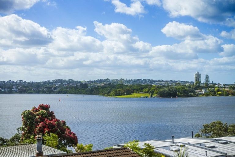 Photo of property in 2b/6 The Promenade, Takapuna, Auckland, 0622