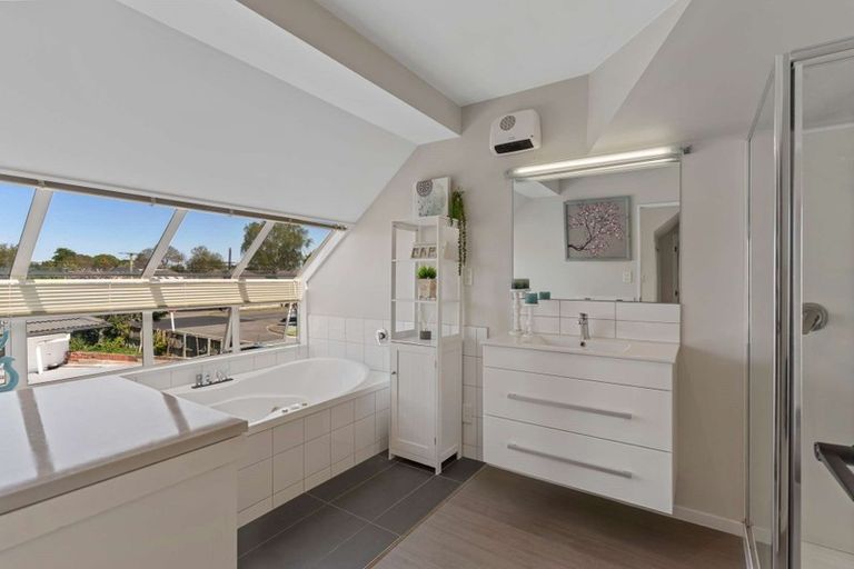 Photo of property in 72 Balrudry Street, Avonhead, Christchurch, 8042