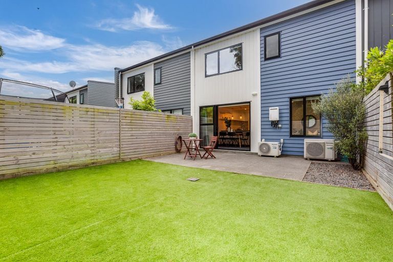 Photo of property in 5a Breakwater Way, Whitby, Porirua, 5024